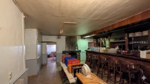 Salle de restaurant avant travaux de rénovation à Bédée en Bretagne