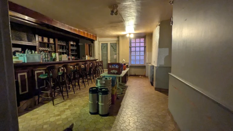 Restaurant avant rénovation par Aedis à Bédée en Bretagne